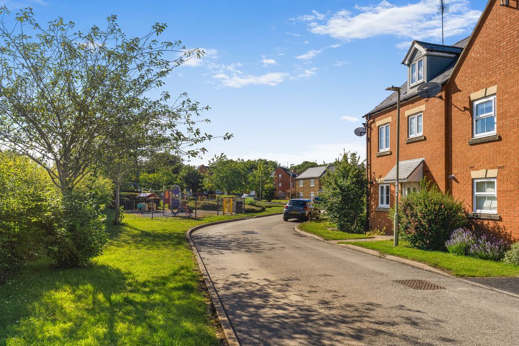 Bridges Close Bloxham